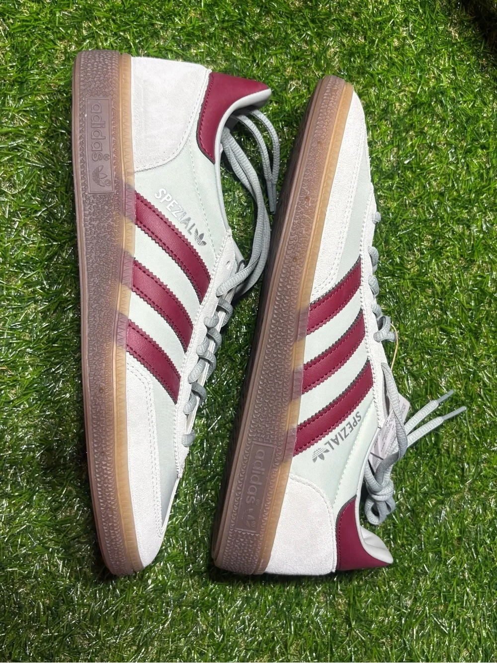 adidas Spezial Men's mint & Burgundy Casual Sneakers men’s 8, women’s 8